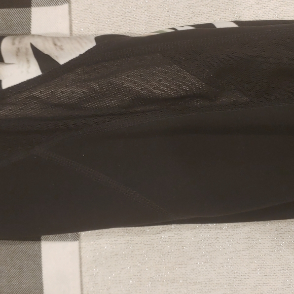 Athleta 3/4 Length Leggings Size S - Picture 5 of 8